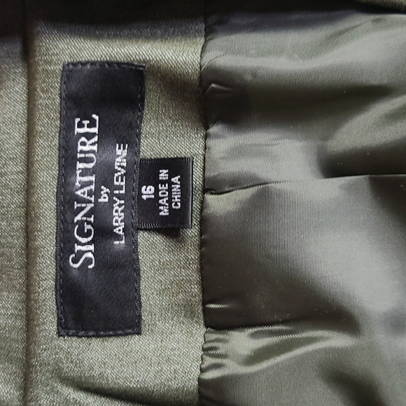 Ladies Pants Suit - Picture 3 of 10